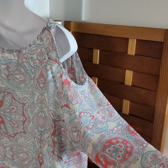 Maurices brand cold shoulder blouse - Picture 5 of 10